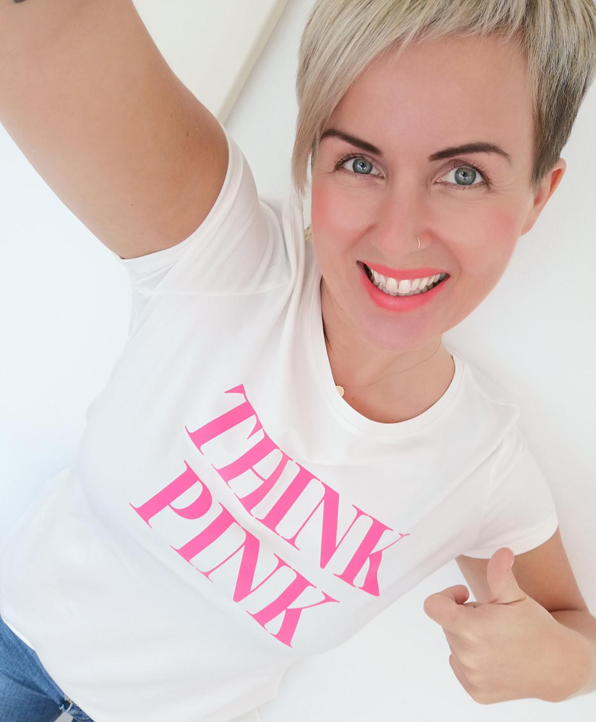 Nadja Will mit think pink T-Shirt